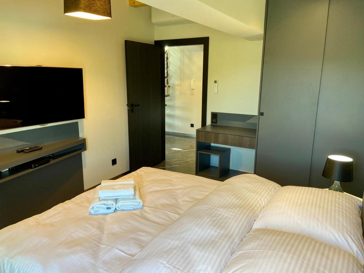 Apartament Lux אוסטראון מראה חיצוני תמונה
