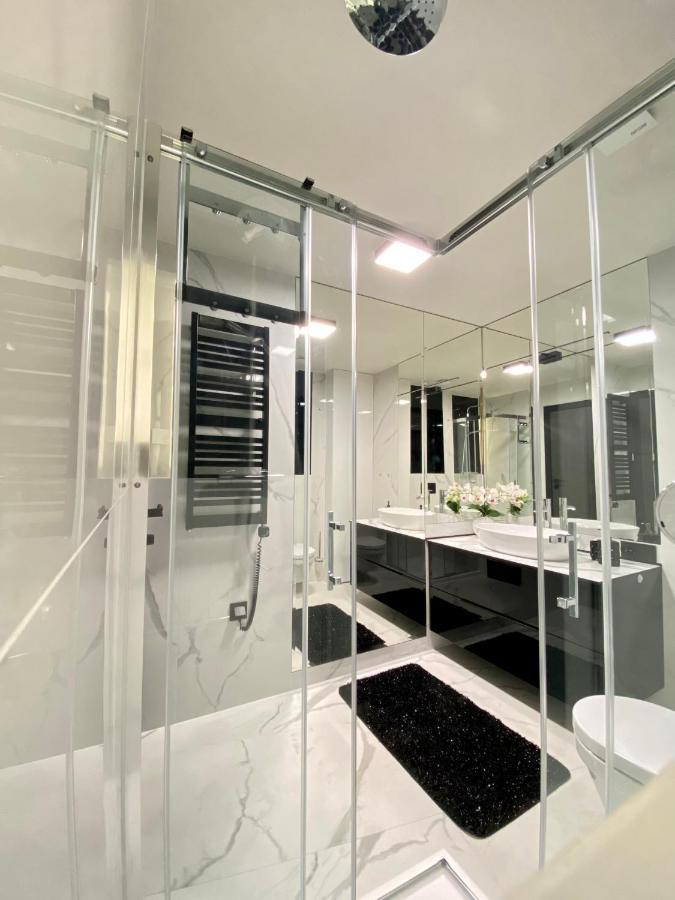 Apartament Lux אוסטראון מראה חיצוני תמונה