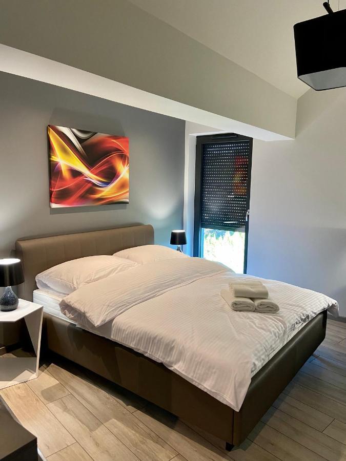 Apartament Lux אוסטראון מראה חיצוני תמונה